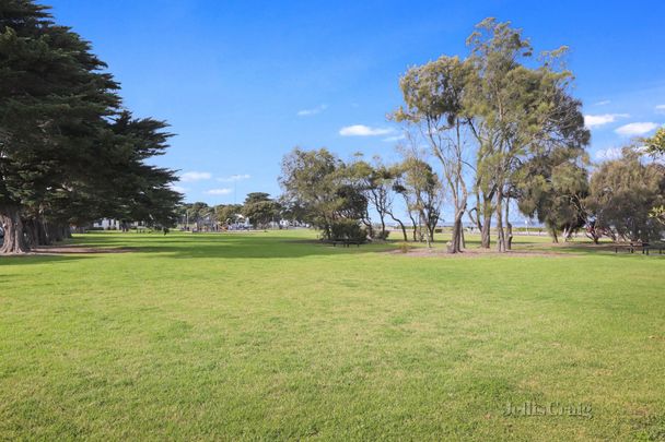 9/4 Gellibrand Street, Williamstown - Photo 1