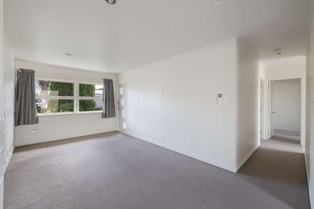 Charming 2-bedroom, 1-bathroom unit on Turret Road - Photo 4