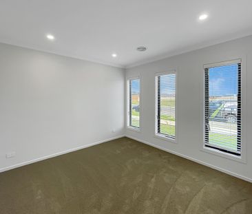 65 Presentation Boulevard, Winter Valley - Photo 3