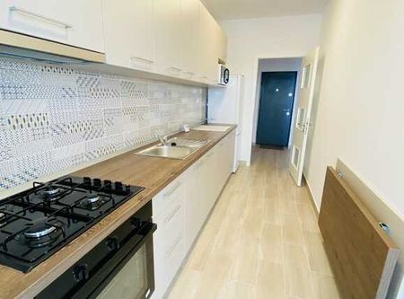 Apartament cu o camera, 40 mp, mobilat modern, prima inchiriere, parcare, zona strazii Oasului - Photo 2