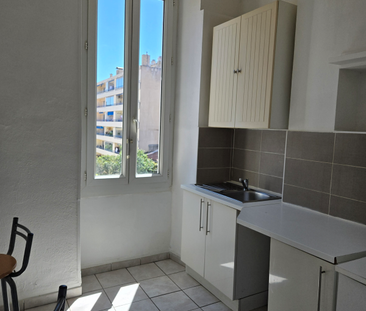 Location Appartement 1 pièce 34m² MARSEILLE 4ème - Photo 2