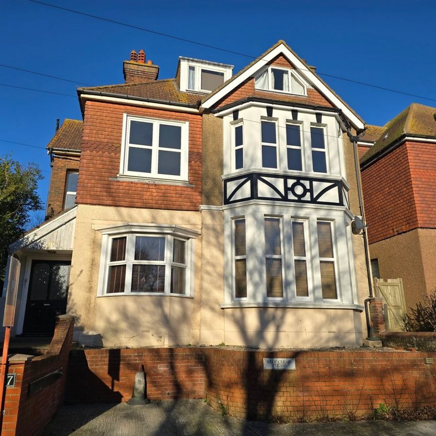 A 3 Bedroom Apartment Instruction to Let in Bexhill-on-Sea - Photo 1