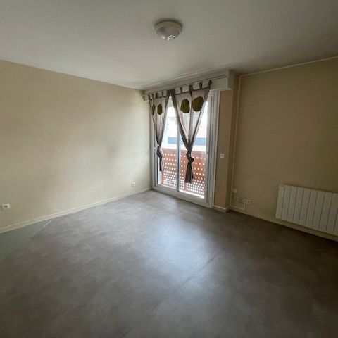 Location Appartement 1 pièce 22m² DEVILLE LES ROUEN 76250 - Photo 1