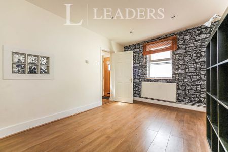 3 bedroom maisonette to rent Canterbury Street, Gillingham, ME7 - Photo 4