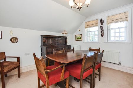 3 bedroom flat to rent - Photo 2