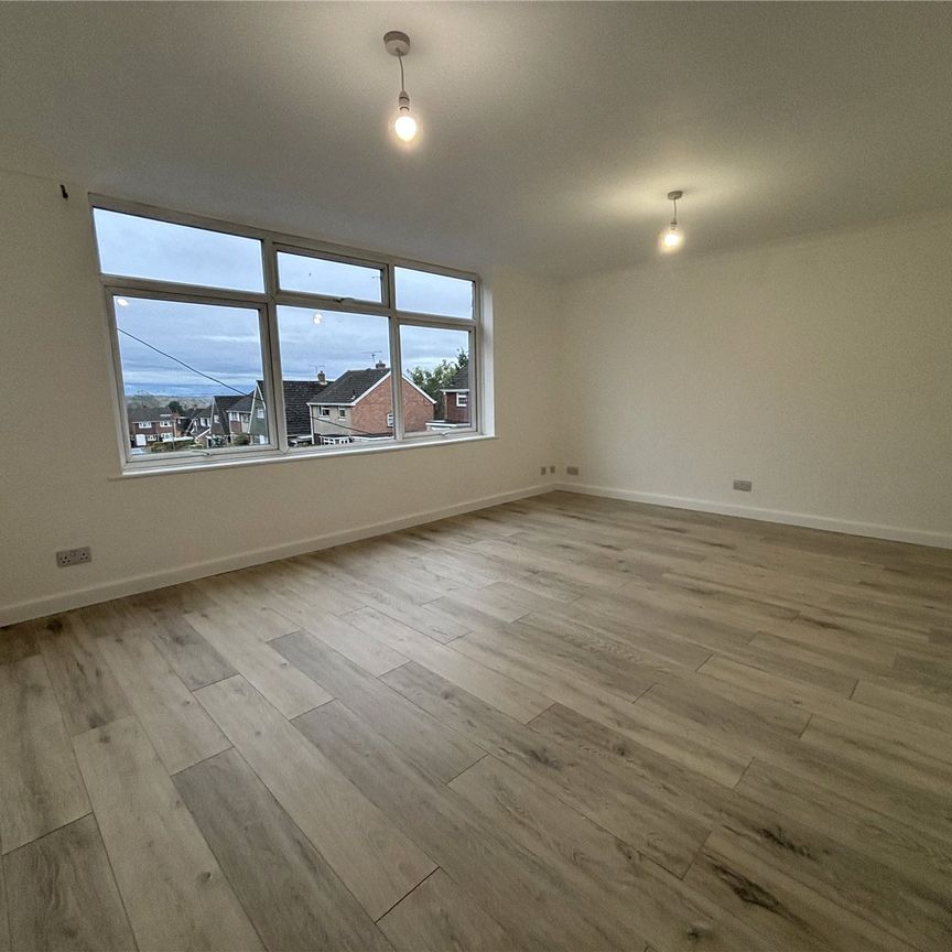 Willow Way, Farnham, Surrey, GU9 - Photo 1