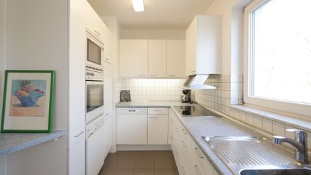 **Möblierte 2-Zimmer-Wohnung in begehrter Lage im Zooviertel mit Balkon und Tiefgaragenstellplatz** - Photo 4