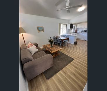 Share House - 4 bedrooms, open plan living space with aircon, fully... - Photo 3