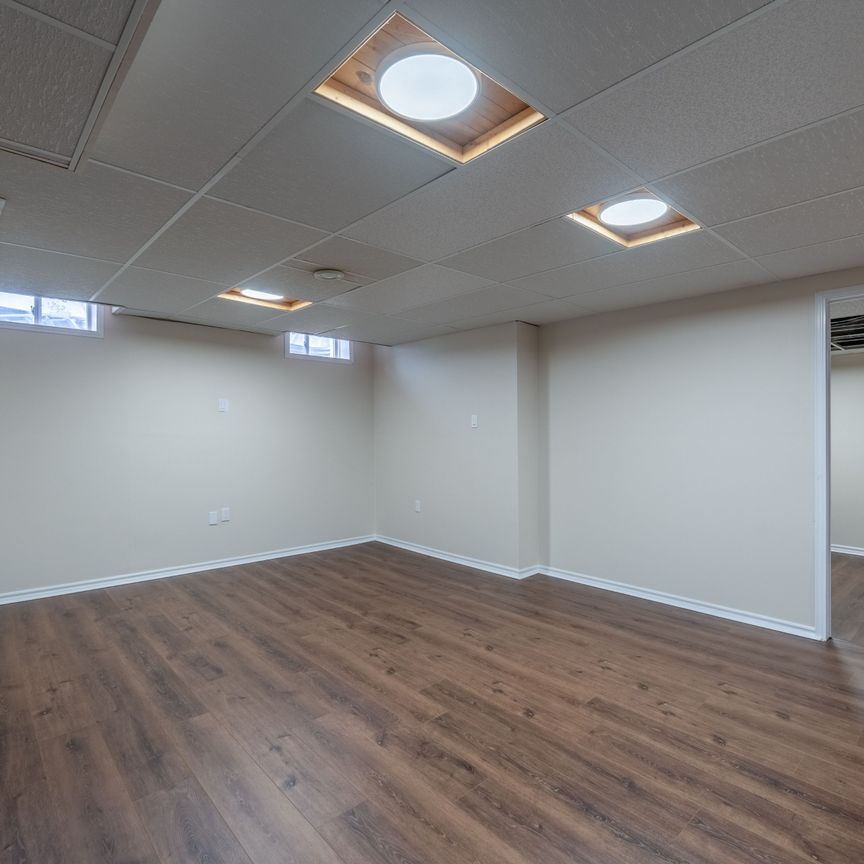 For Lease - 102 Hunter Way, Brantford, Ontario - Photo 1