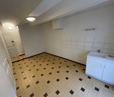 Location Appartement 1 pièce 27m² AUBENAS 07200 - Photo 2