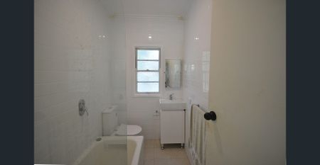 Renovated, Central Unit - Photo 5