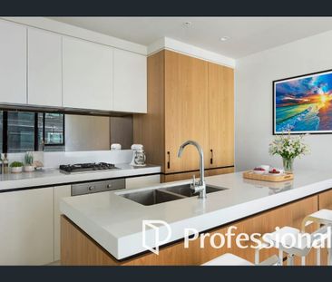 Light-Filled Luxury Living in the Heart of South Yarra - Photo 2