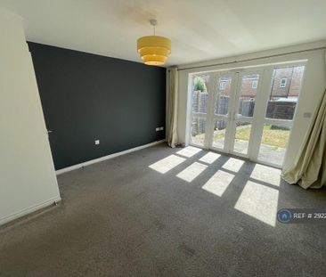 3 bedroom terraced house to rent - Photo 1