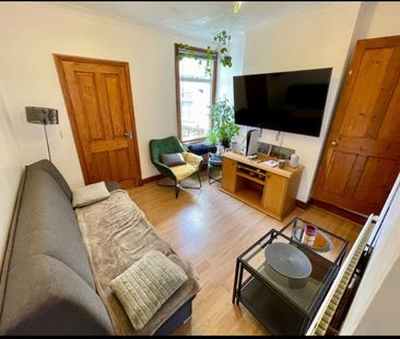 3 Bed Terraced House, Hartley Road, LU2 - Photo 4