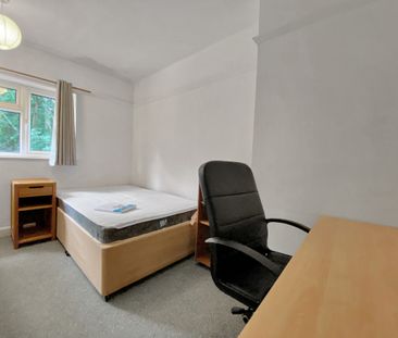 Ground Floor Front Room, 47 Gipsy Lane, Oxford OX3 7PT - Photo 4