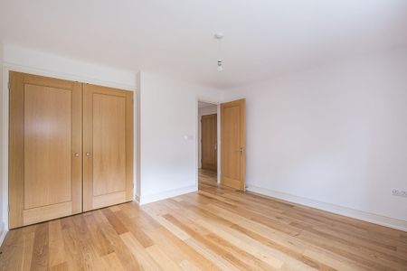 5 bedroom detached house to rent - Photo 4