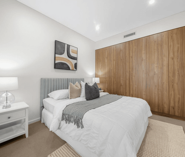 Modern One-Bedroom Apartment with Balcony - Photo 4