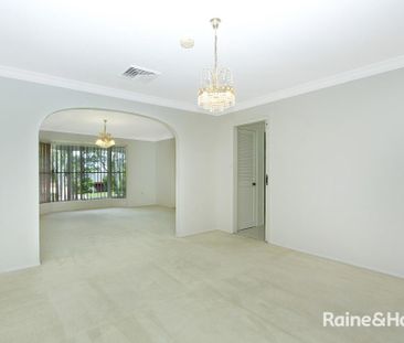 12 Lockhart Avenue, Castle Hill, NSW 2154 - Photo 4