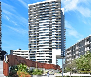 One Bedroom Apartment with Breathtaking City Skyline Views - Photo 4