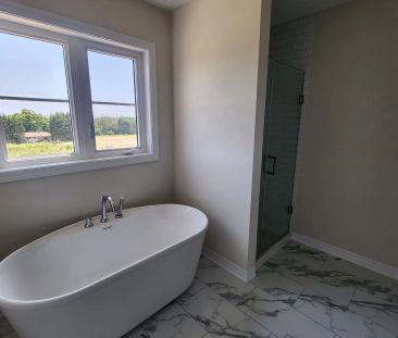 Detached Home For Lease | E9056430 - Photo 4