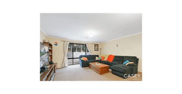 Spacious Family Living in Henty Park Estate - Photo 1