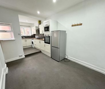 3 bedroom terraced house to rent - Photo 5