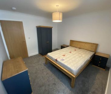 2 bedroom flat to rent - Photo 2