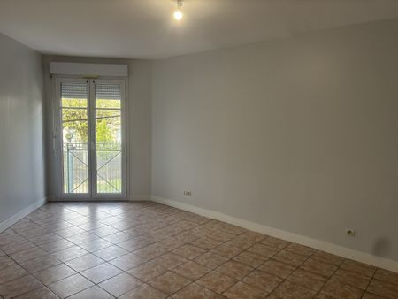 Location Appartement 3 pièces 84m² ORLEANS 45000 - Photo 2
