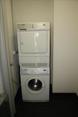 Ground floor apartment surrounded by greenery - Photo 1