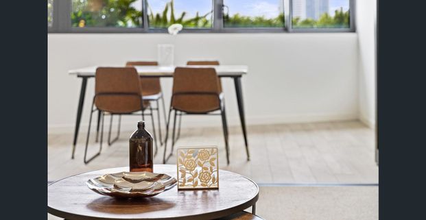 Spacious FULL Furnished Apartment With Water View! - Photo 1