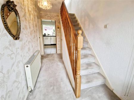 3 bedroom semi-detached house to rent - Photo 3