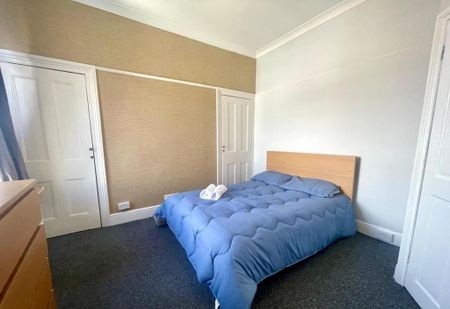 5 bedroom terraced house to rent - Photo 3