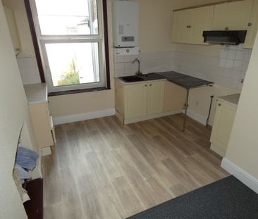 2 bed Apartment - To Let - Photo 2