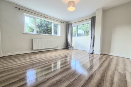 Halifax, Hipperholme - Photo 5