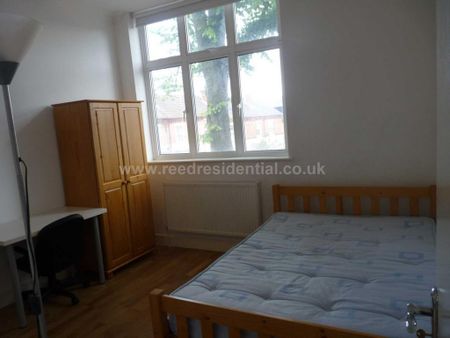 1 bedroom in a house share to rent - Photo 3