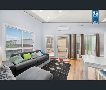 3a Godfrey Avenue, West Hoxton, NSW 2171 - Photo 5