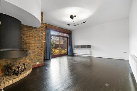 3 bedroom mews to rent - Photo 3