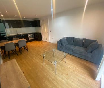 2 bedroom flat to rent - Photo 2