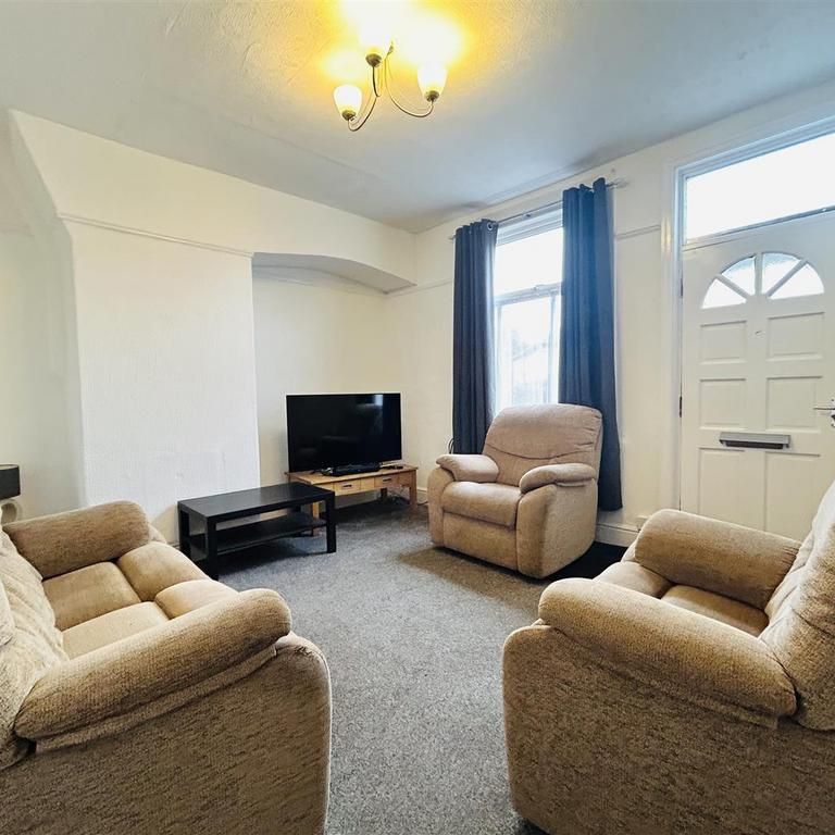 3 bedroom terraced house to rent - Photo 1