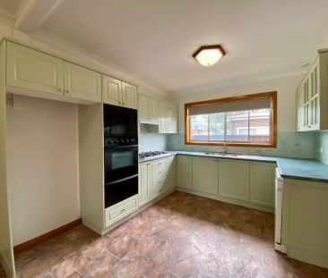 “MULTI LIVING FAMILY HOME!” - Photo 6