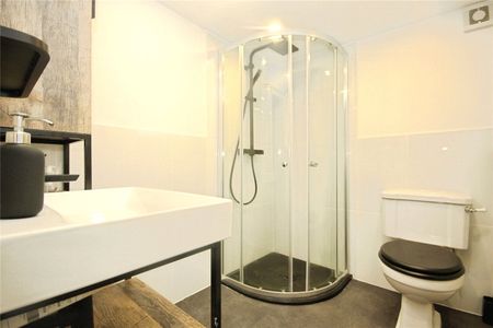 Gibsons Hill, London, SW16 3JS - Photo 5