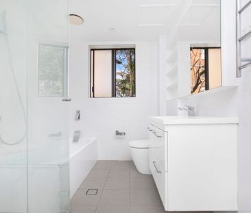 OVERSIZED TWO BEDROOM APARTMENT - Photo 4