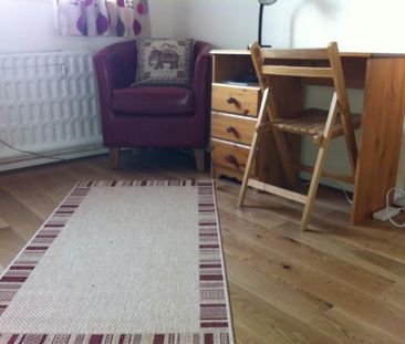 Sunny double room in Fulham - Photo 2