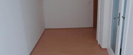 Balkon u. Badewanne! Schöne, renovierte 2-Raum-Wohnung in zentraler Lage - Photo 1