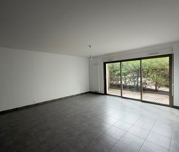 Location Appartement 3 pièces 71m² - Photo 3