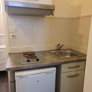 Location Appartement 1 pièce 31m² BORDEAUX 33000 - Photo 2