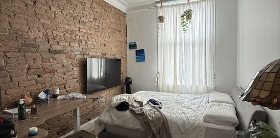 Little Burgundy - 3 Bedrooms - July 1 - Photo 2