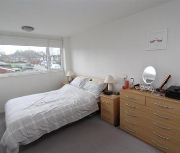 3 bedroom link detached house to rent - Photo 2
