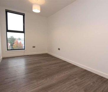 London Road, Leigh-on-sea, Essex, SS9 - Photo 3