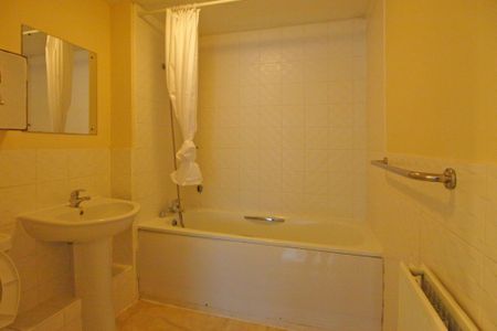 Princess Court, Revere Way, KT19 - Photo 2